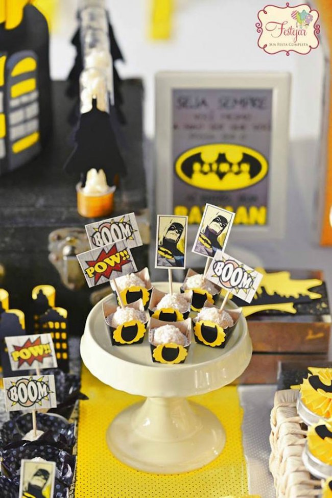 Decoración de cumpleaños Batman en negro y amarillo